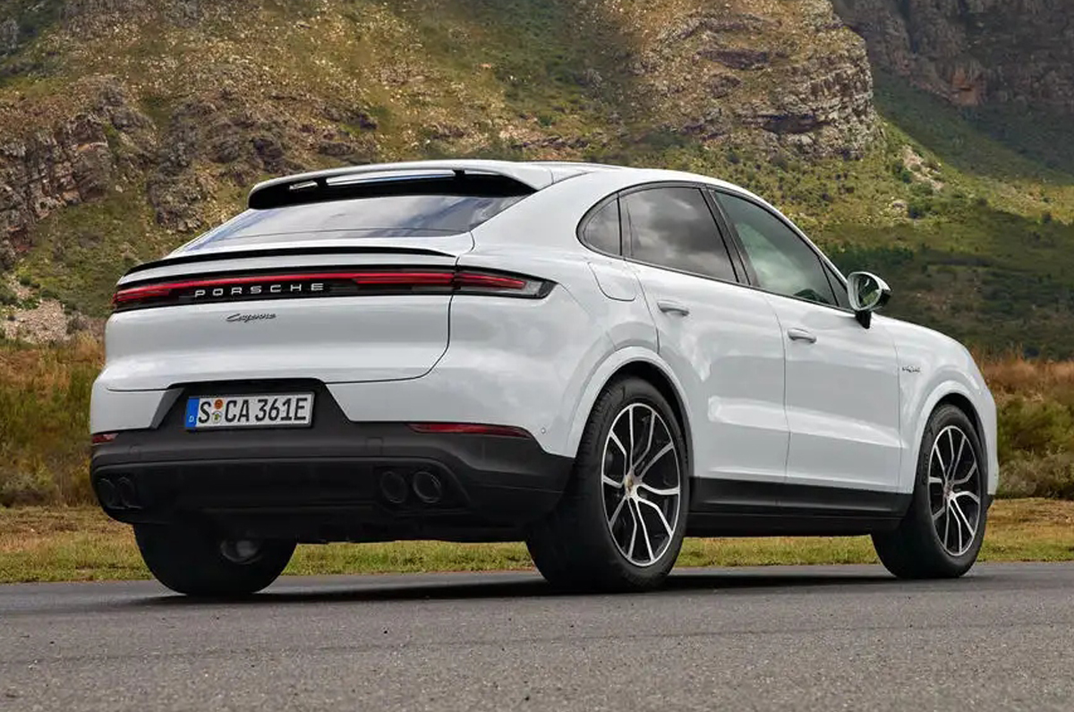 2023 Porsche Cayenne facelift rear quarter